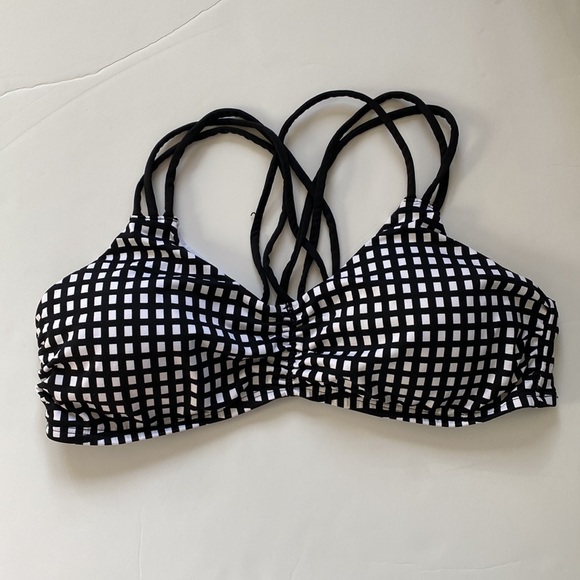 ✨HP✨ EUC Abercrombie bikini top bundle of 2 - Picture 6 of 10